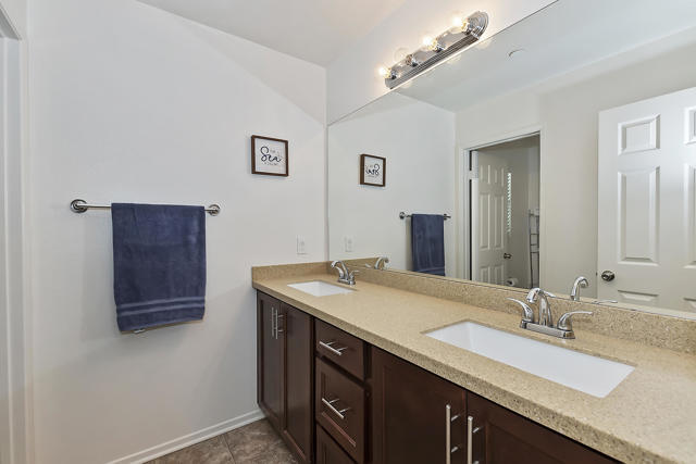 1431 Allium Court, Beaumont CA: https://media.crmls.org/mediaz/83607815-f19b-407e-820f-9aebaa951cf5.jpg