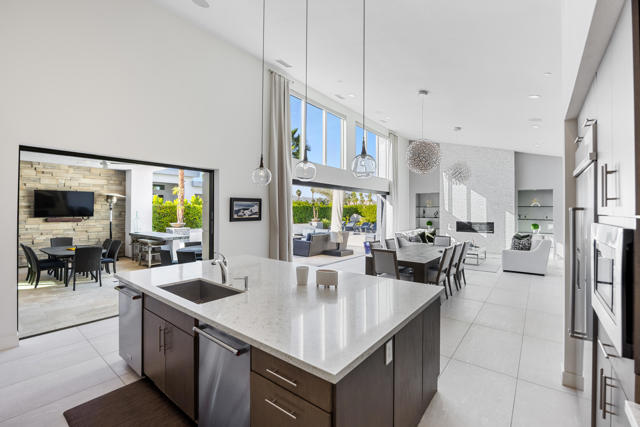 1 Via Merenda, Rancho Mirage CA: https://media.crmls.org/mediaz/83607ad3-2e14-4ea1-b429-6f08f9a1cc8c.jpg