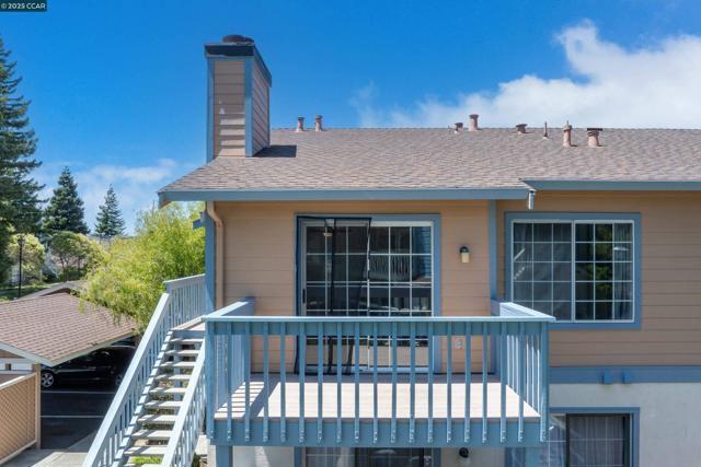 15 Glenwood, Hercules CA: https://media.crmls.org/mediaz/8360f99b-01d6-4226-928b-1bce5e3ff93e.jpg