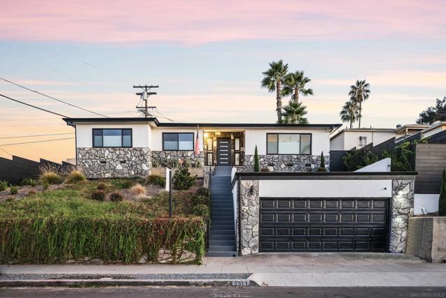 5511 Trinidad Way, San Diego CA: https://media.crmls.org/mediaz/8360ffa1-1281-4c0c-94a2-e1f8d4bff41f.jpg