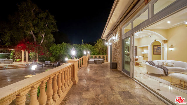 10801 Bothwell Road, Chatsworth CA: https://media.crmls.org/mediaz/83618fb2-769a-4839-9927-8839c7104a81.jpg
