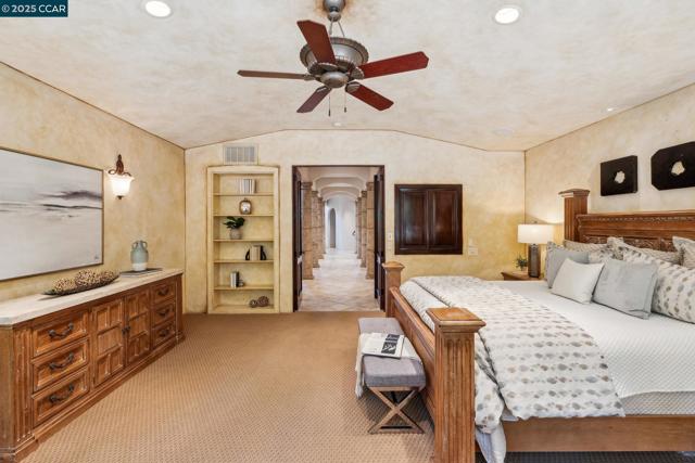 3711 Northgate Woods Court, Walnut Creek CA: https://media.crmls.org/mediaz/836190fd-0d12-413d-b772-0e41ad78e301.jpg