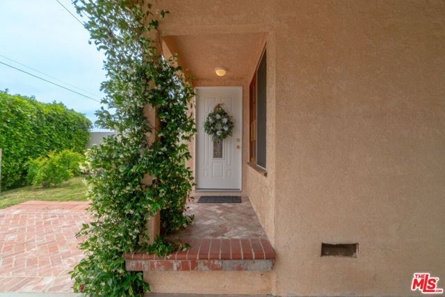 8371 Tampa Avenue photo 3