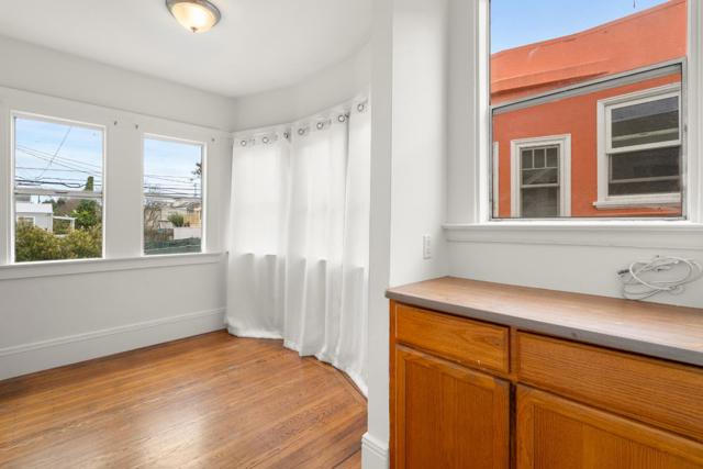 189 Lee Avenue, San Francisco CA: https://media.crmls.org/mediaz/836209cf-c4e6-41ec-ad15-05566c0907f6.jpg