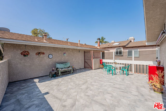 2413 CARNEGIE Lane, Redondo Beach, California 90278, 2 Bedrooms Bedrooms, ,1 BathroomBathrooms,Residential,Sold,CARNEGIE,22158269
