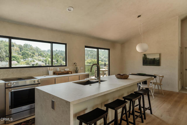 2225 Cazador Drive, Los Angeles CA: https://media.crmls.org/mediaz/8363d42f-96d0-483a-9ed7-d4fc5cb9b36e.jpg