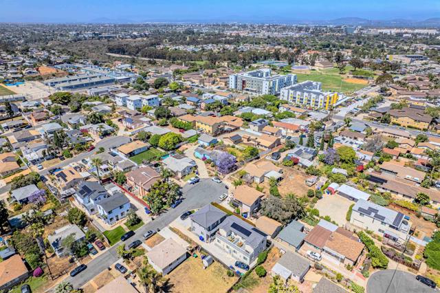 6737 43 Thomson Ct, San Diego CA: https://media.crmls.org/mediaz/83640a44-978a-43cf-938b-fe31f7b92824.jpg