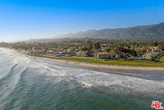 86 Seaview Drive, Santa Barbara CA: https://media.crmls.org/mediaz/836494c3-2261-4359-9b8c-8fce0458ab9c.jpg