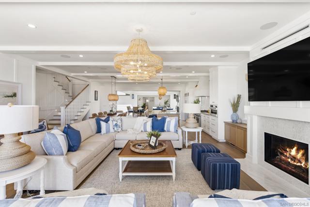 1059 Ocean Blvd, Coronado CA: https://media.crmls.org/mediaz/8364c3cd-13d8-4e40-94fa-fe254f576fd8.jpg