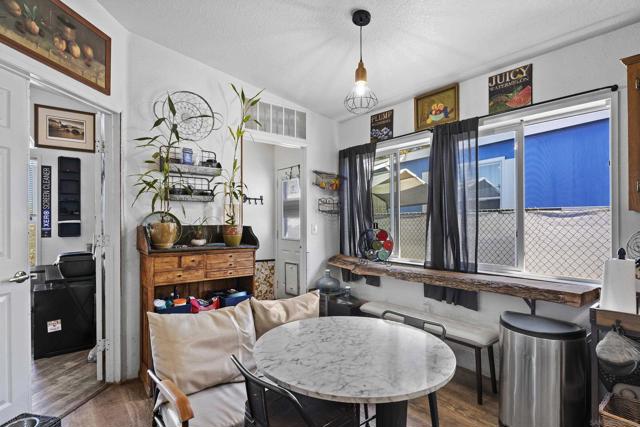 300 Thornton Dr, El Cajon CA: https://media.crmls.org/mediaz/8364f6fb-19ea-4725-b54d-ce336729108b.jpg