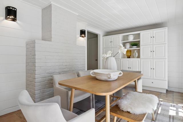 1050 Boranda Avenue, Mountain View CA: https://media.crmls.org/mediaz/8365abd5-bfcc-49e6-972d-6e6d57b43c5b.jpg