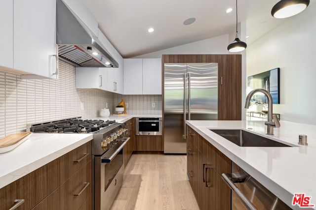 3528 Walnut Avenue, Manhattan Beach, California 90266, 5 Bedrooms Bedrooms, ,3 BathroomsBathrooms,Residential,Sold,Walnut,23238455
