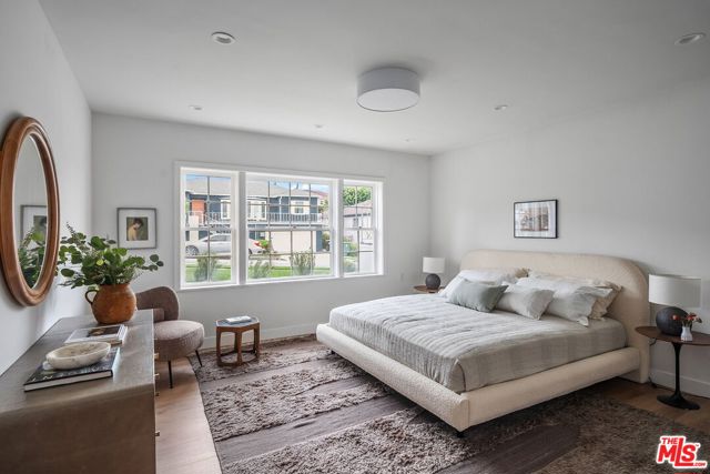 5215 Parkglen Avenue, Los Angeles CA: https://media.crmls.org/mediaz/8365eaa5-e780-43f3-b29e-2c2ca394b8ae.jpg