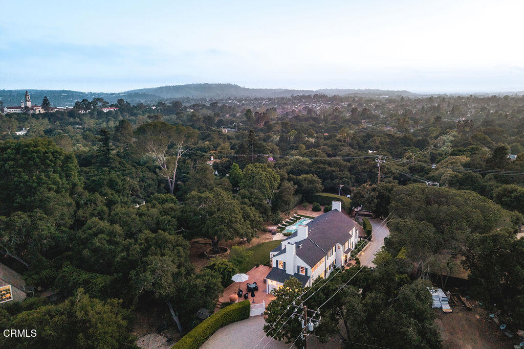 https://media.crmls.org/mediaz/836791b7-4a36-4a85-b7fc-0226992b4f55.jpg?preset=X-Large