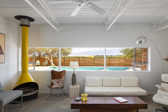 811 Di Giorgio Road, Borrego Springs CA: https://media.crmls.org/mediaz/8368487a-87ae-4ffb-bbd2-cfcbb420432a.jpg
