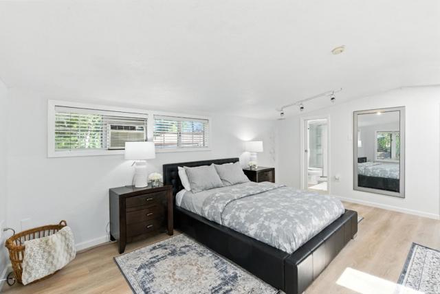 810 Glencrag Way, Woodside CA: https://media.crmls.org/mediaz/8368973a-372d-4d6f-a09f-21fb19d22b7f.jpg