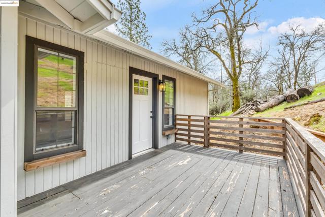 16806 Brewer Rd, Grass Valley CA: https://media.crmls.org/mediaz/8369eda3-6179-4995-8b09-7f5649a65f18.jpg