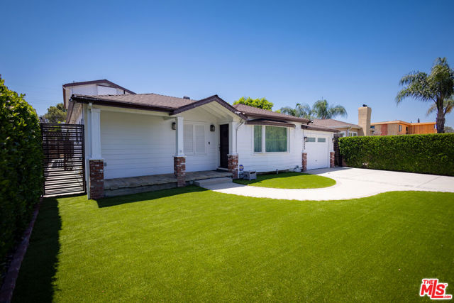 6449 Radford Avenue, North Hollywood CA: https://media.crmls.org/mediaz/836a982f-f607-4722-a817-32e7b4d79780.jpg