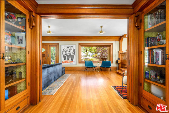 5301 Brynhurst Avenue, Los Angeles CA: https://media.crmls.org/mediaz/836c7dc5-d0a7-40c8-8cc7-387812f77859.jpg