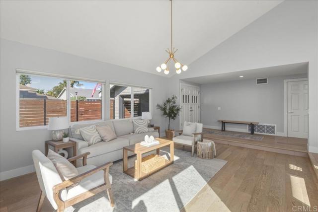 Detail Gallery Image 7 of 38 For 7310 Esfera St, Carlsbad,  CA 92009 - 4 Beds | 3 Baths