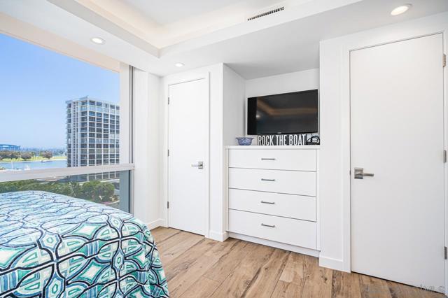 1760 Avenida Del Mundo, Coronado CA: https://media.crmls.org/mediaz/836d068a-f1ac-4a0a-b678-c42e613870cc.jpg
