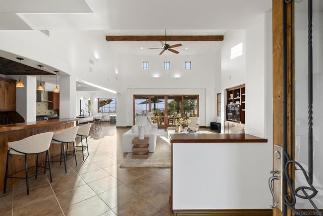 7778 Camino Sin Puente, Rancho Santa Fe CA: https://media.crmls.org/mediaz/836d30e6-09e7-4727-b7e6-1d3dc9b2d79c.jpg