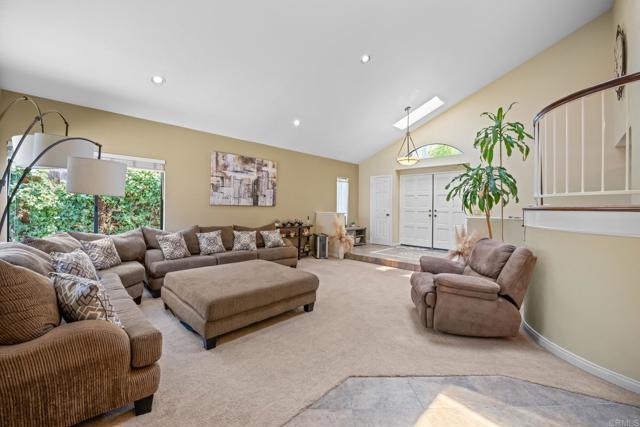10965 Elderwood Ct, Scripps Miramar CA: https://media.crmls.org/mediaz/836dae3c-942f-4c93-a69f-bce38887cc66.jpg