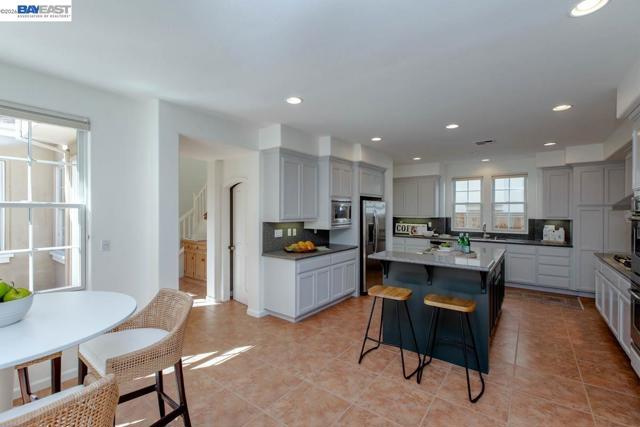 Image 18 of 60 For 2358 Coral Sea St