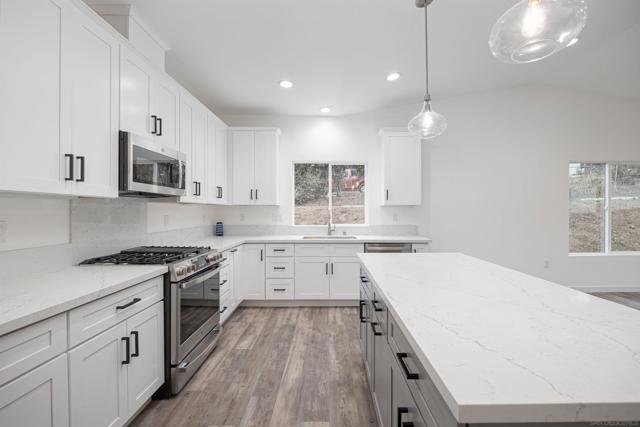 11977 Raceway, Lakeside CA: https://media.crmls.org/mediaz/836de591-3706-4e21-bd3b-6e8e5d6a1f7b.jpg