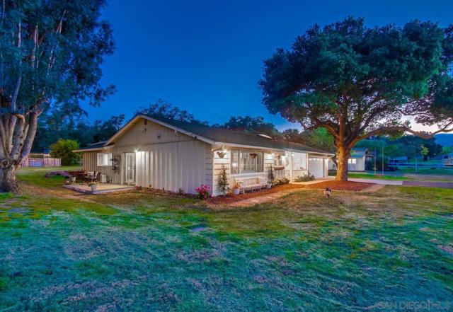 17048 Handlebar Rd, Ramona CA: https://media.crmls.org/mediaz/836e2378-a9d9-4a35-9178-a3db57c55acc.jpg