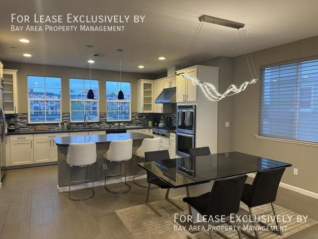 654 Sea Anchor Drive, Redwood City CA: https://media.crmls.org/mediaz/836e27c1-fe1e-47f7-b5c8-dcc810a89c38.jpg