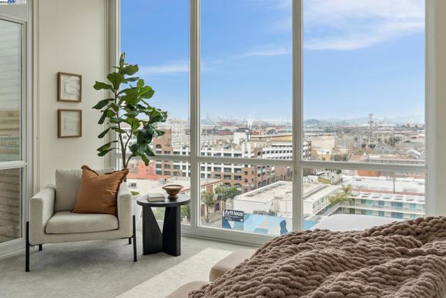 222 Broadway, Oakland CA: https://media.crmls.org/mediaz/836e4878-998f-4895-8747-4df0e693c46a.jpg