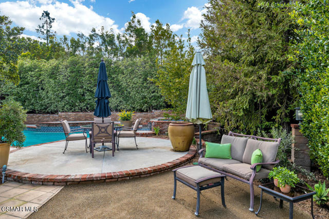2008 Goldenrod Court, Westlake Village CA: https://media.crmls.org/mediaz/836e6ce9-5b76-4e80-b67e-0863deaf001a.jpg