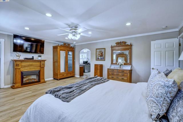 2369 Woodthrush Way, Pleasanton CA: https://media.crmls.org/mediaz/836f0c78-0d1a-497b-9f9d-c1de6c56ea11.jpg