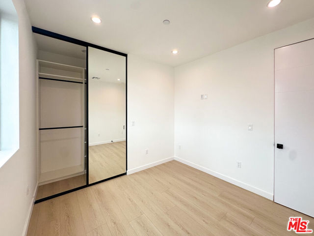 13843 Burbank Boulevard, Sherman Oaks CA: https://media.crmls.org/mediaz/836f1bbd-4e32-40d9-8de7-cd8135ecf22a.jpg