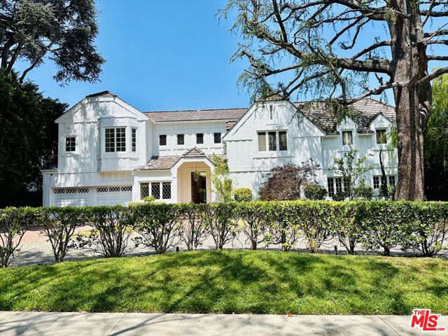 628 N Elm Drive, Beverly Hills CA: https://media.crmls.org/mediaz/836f5ff8-d518-4c93-b812-b060f7276c15.jpg