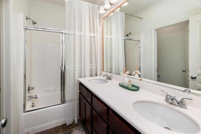 Detail Gallery Image 21 of 31 For 451 Avenida De La Luna, Vista,  CA 92083 - 2 Beds | 2 Baths