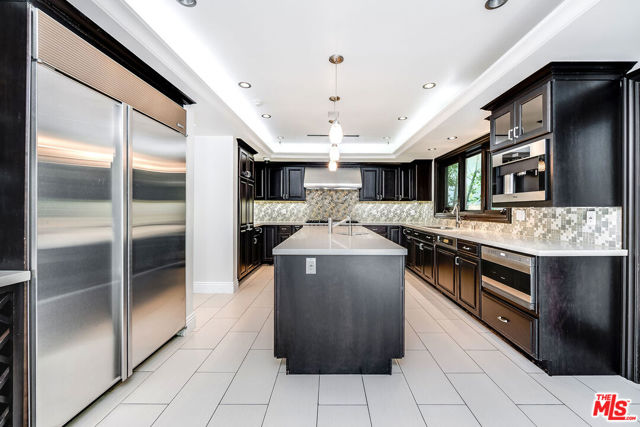 1600 Benedict Canyon Drive, Beverly Hills CA: https://media.crmls.org/mediaz/83704ad5-c1a4-4ec8-b992-ca7fd57b73aa.jpg