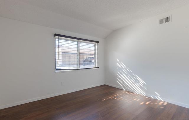 17476 Plaza Cerado, San Diego CA: https://media.crmls.org/mediaz/837064eb-a713-4ed8-9ee5-3aeb4ad731f9.jpg