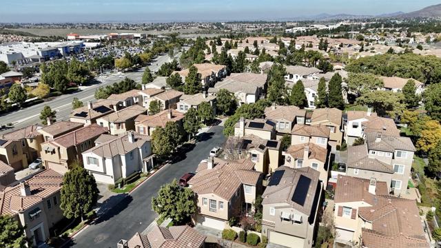 1445 Caminito Sicilia, Chula Vista CA: https://media.crmls.org/mediaz/83707b15-1bda-4de8-b735-998c1cd35180.jpg