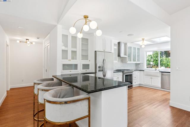 2643 Buena Vista Ave, Walnut Creek CA: https://media.crmls.org/mediaz/83717500-8a40-4030-926b-f47816b1dbb8.jpg
