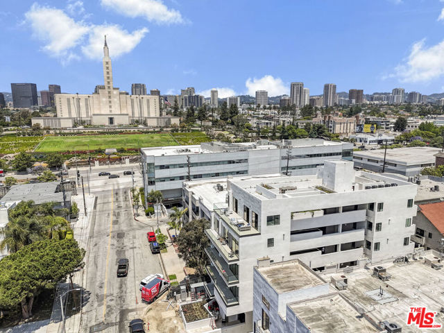 1822 Overland Avenue, Los Angeles CA: https://media.crmls.org/mediaz/83721aa6-cb8c-4e1b-b50b-6ffd5accba3b.jpg