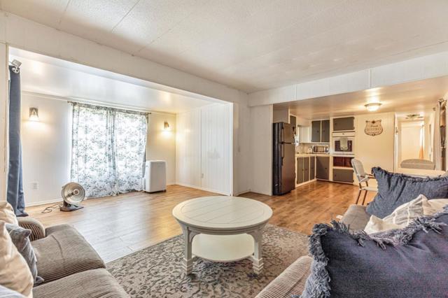 500 W 10 Street, Gilroy CA: https://media.crmls.org/mediaz/83722426-a331-48e7-b4cc-dafcb8f87254.jpg