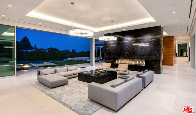 642 Perugia Way, Los Angeles CA: https://media.crmls.org/mediaz/83724948-bb40-4e16-ab74-8b132d8381ee.jpg