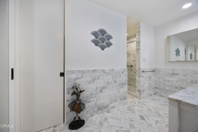 380 S Orange Grove Boulevard, Pasadena CA: https://media.crmls.org/mediaz/83737f24-ae01-438c-9093-10dffaebf195.jpg