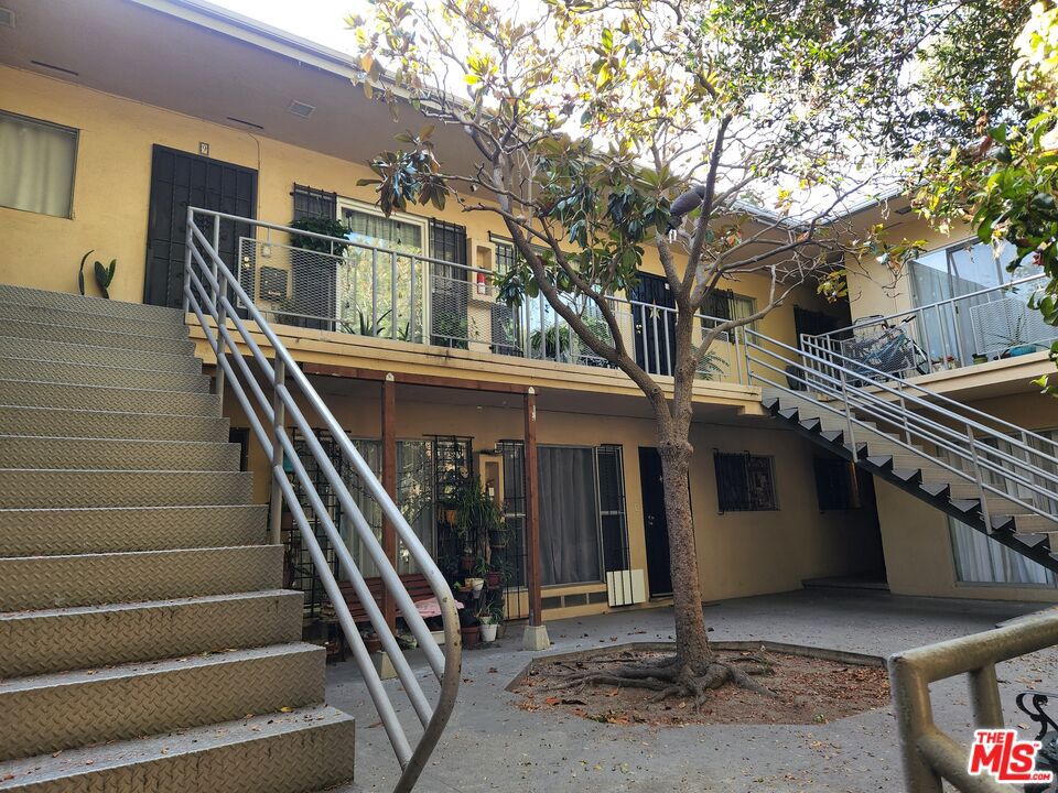 4106 Rosewood Avenue #5