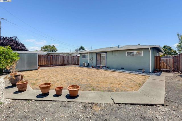 2515 Crystal Dr, Santa Clara CA: https://media.crmls.org/mediaz/83744d4d-4a80-4e76-94db-6b4d6926f9c8.jpg