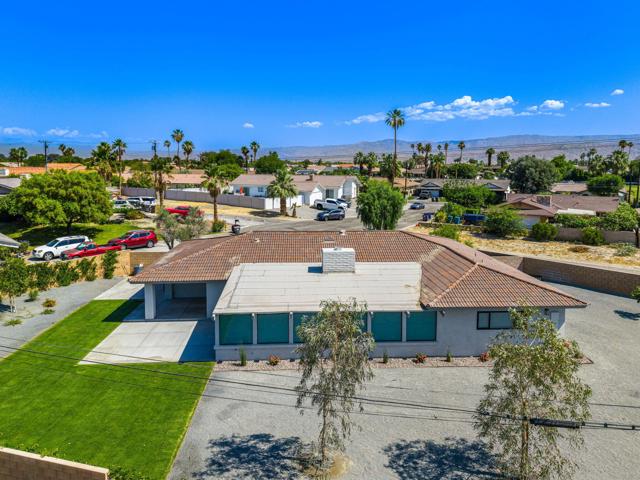79869 Hummingbird Lane, La Quinta CA: https://media.crmls.org/mediaz/83747bac-1d8e-4b21-af30-d0d5df59f33c.jpg