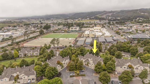 230 Amesport, Half Moon Bay CA: https://media.crmls.org/mediaz/8374d2e0-d338-4d6a-ba06-968f19e10507.jpg