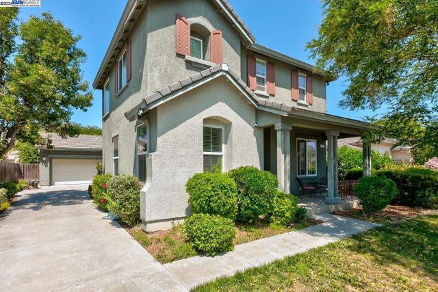 53 Puffin Cir, Oakley CA: https://media.crmls.org/mediaz/837525e7-9c8e-46dd-a478-a914b55c805b.jpg